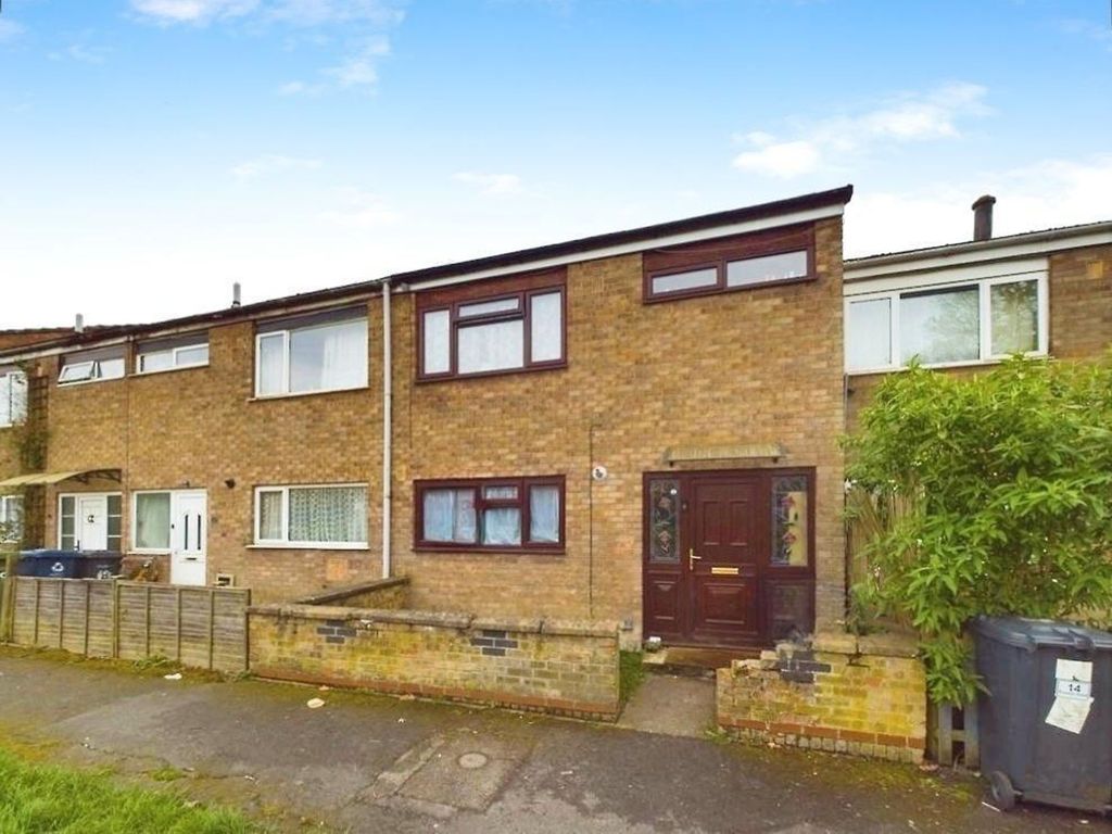 3 bed terraced house for sale in Essex Road, Huntingdon, Cambridgeshire