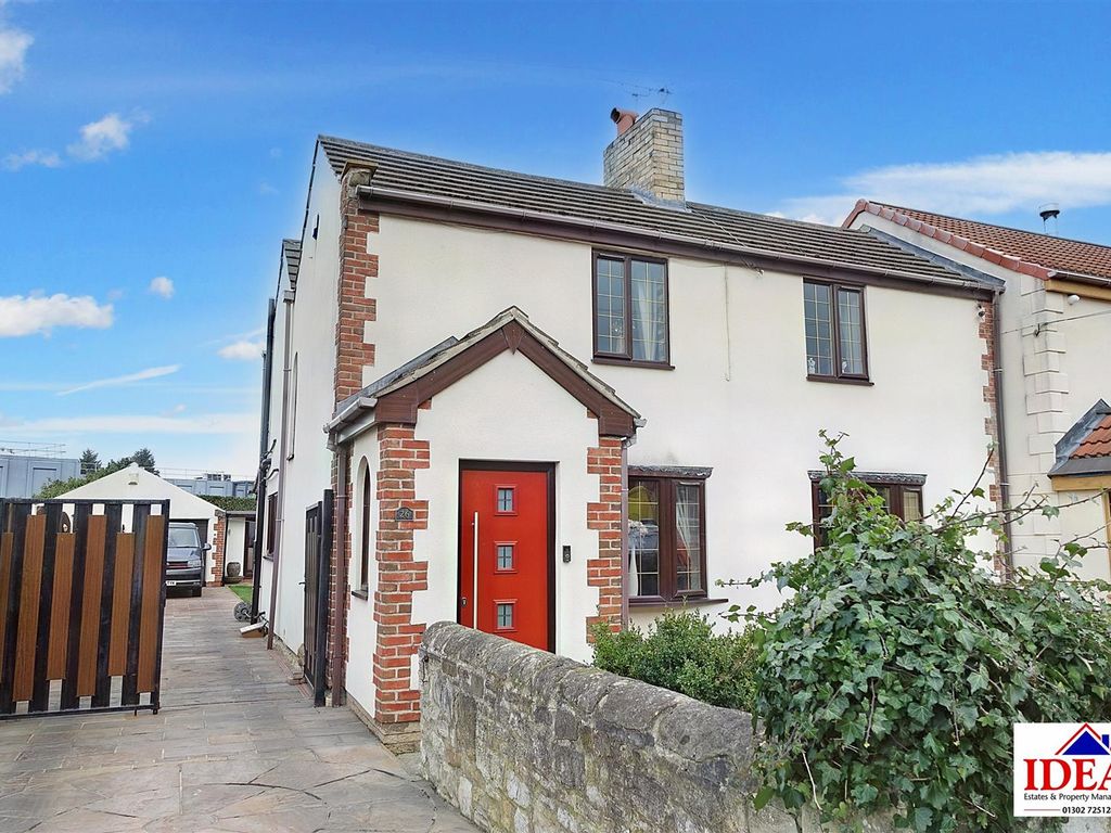 5 bed semidetached house for sale in Skellow Road, Carcroft, Doncaster