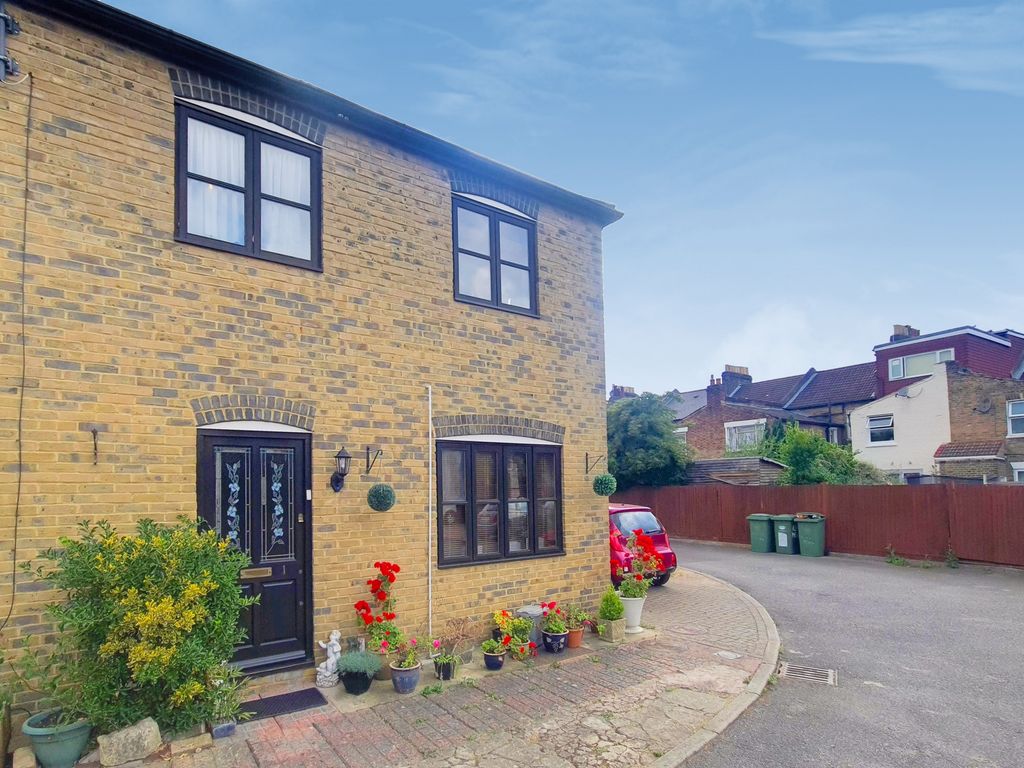 Albert Mews Arabin Road London SE4  