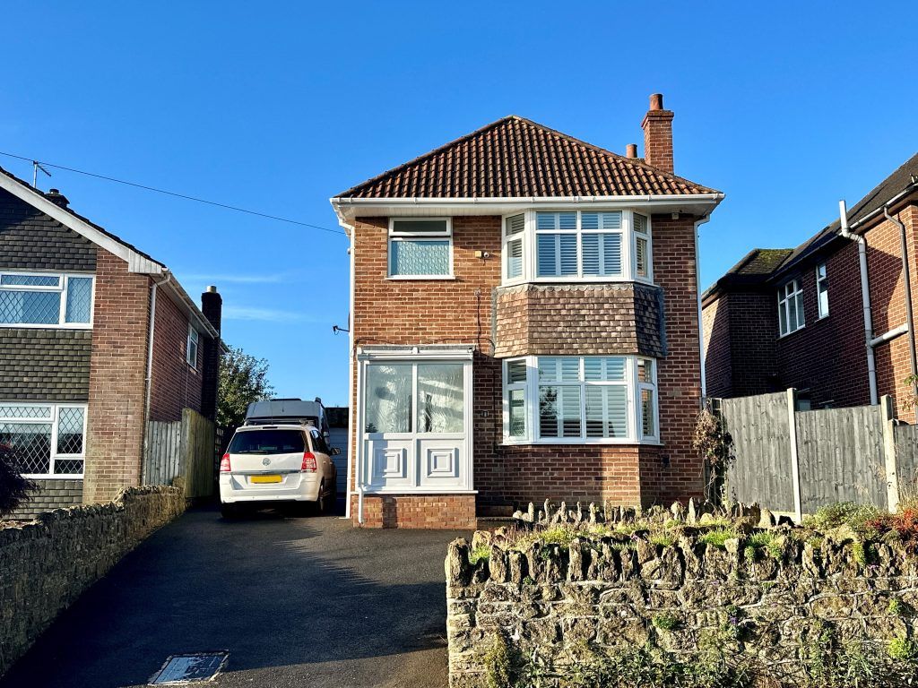 3 bed detached house for sale in Goldcroft, Yeovil, Somerset BA21, £