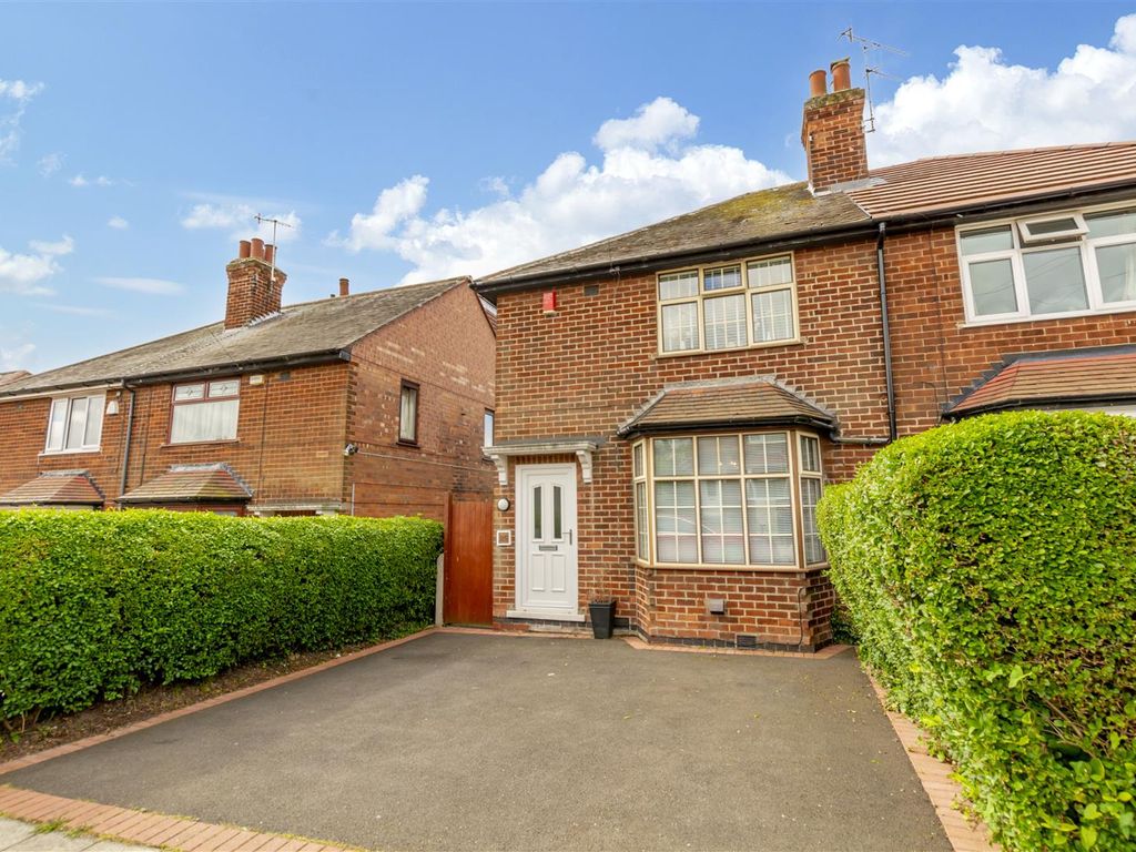 3 bed semidetached house for sale in Derry Hill Road, Arnold
