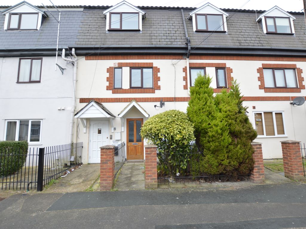 1 bed flat to rent in Marlborough Road, Woking GU21, £1,000 pcm Zoopla