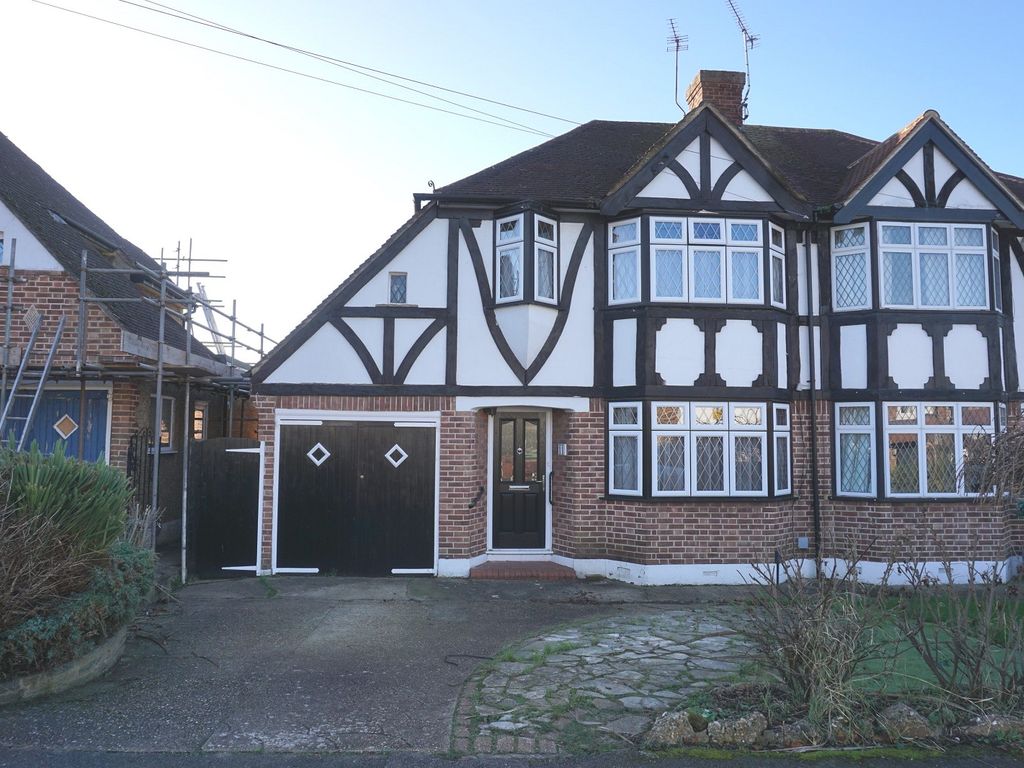 3 bed semidetached house for sale in Romney Close, Chessington, Surrey