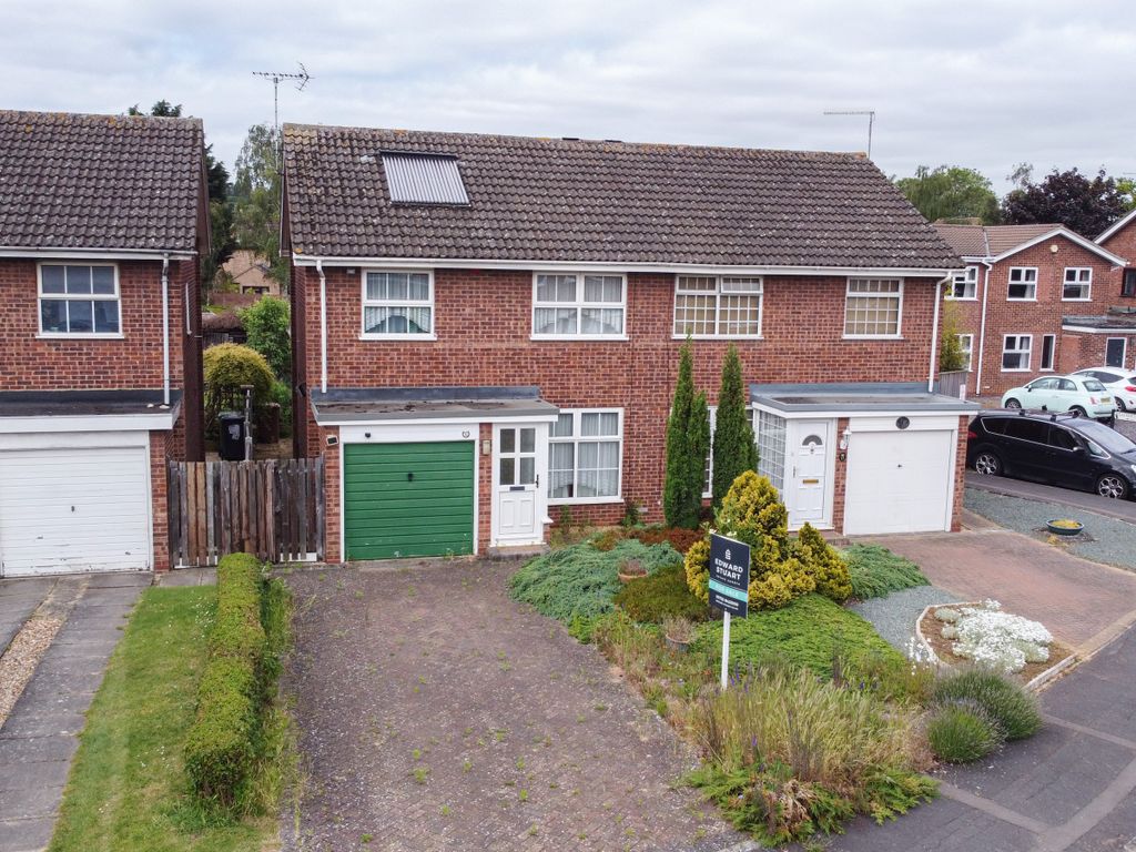 3 bed semidetached house for sale in Weatherthorn, Orton Malborne