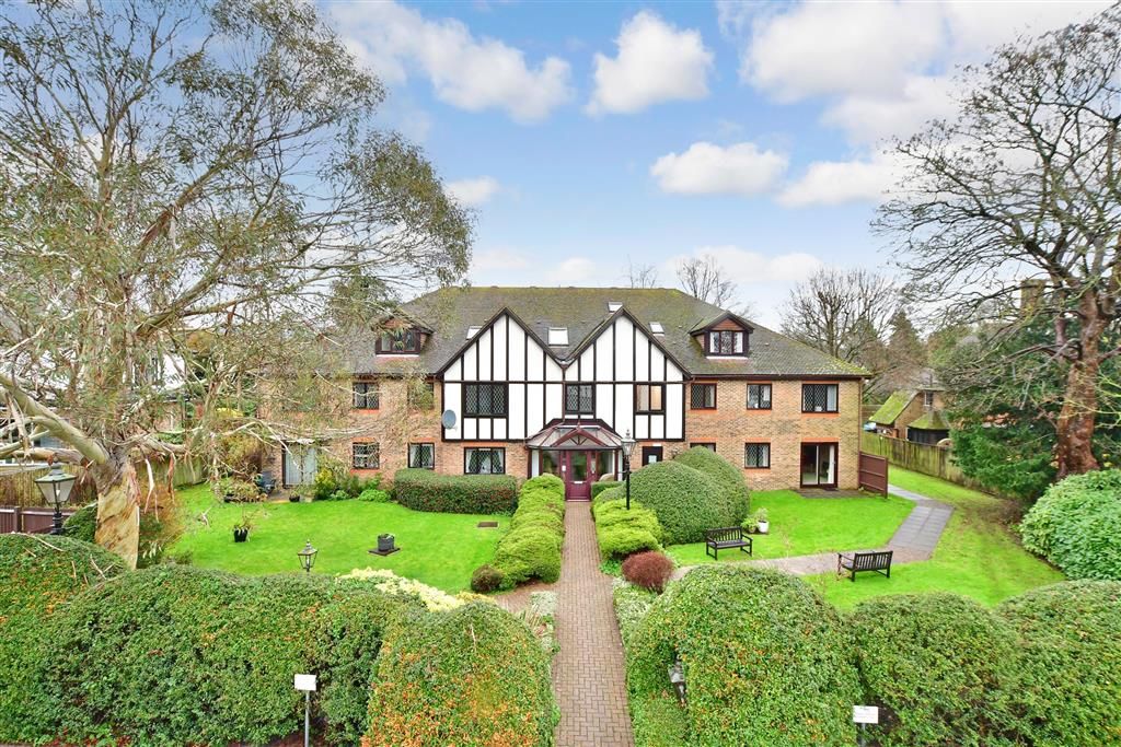 1 bed flat for sale in Monks Walk, Reigate, Surrey RH2, £220,000 Zoopla