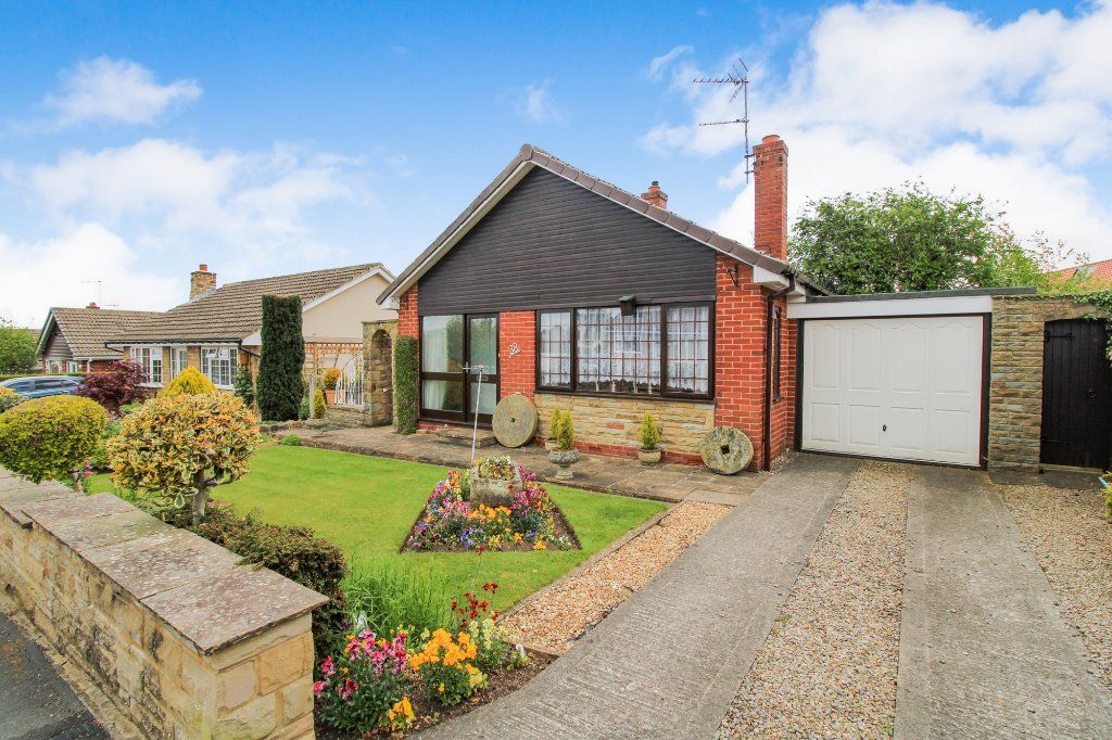 2 bed bungalow for sale in Manor Drive, Knaresborough, North Yorkshire