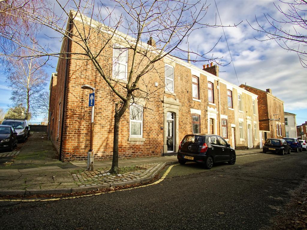 3 bed end terrace house for sale in Wellington Street, AshtonOnRibble