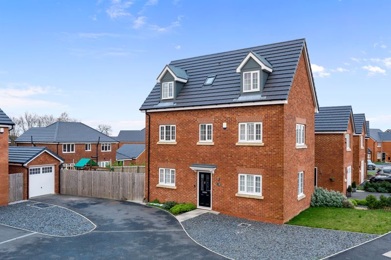 4 bed detached house for sale in Broadleaf Crescent, Standish, Wigan WN6, £320,000 Zoopla