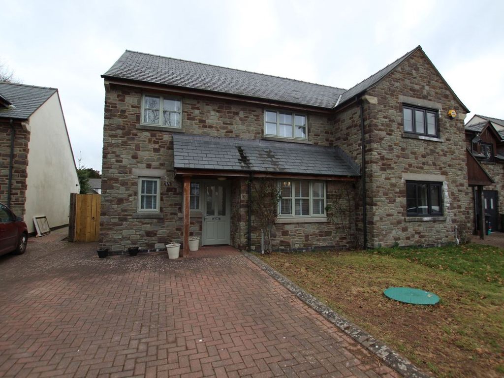 3 bed semidetached house for sale in Captains Field, Llanfrynach