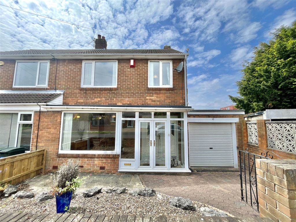 3 bed semidetached house for sale in Cromer Avenue, Low Fell NE9, £