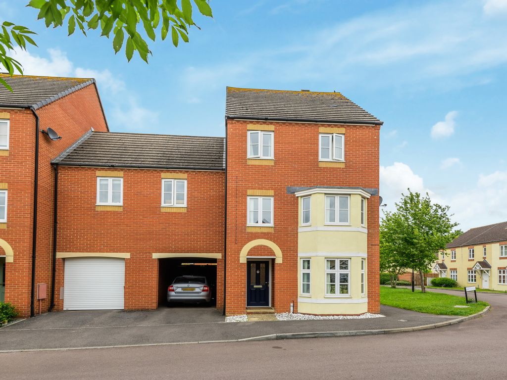 4 bed semidetached house for sale in Lampeter Road, Oakhurst, Swindon