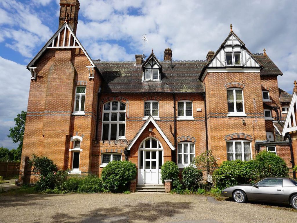 2 bed flat to rent in Broadwater Down, Tunbridge Wells, Kent TN2, £