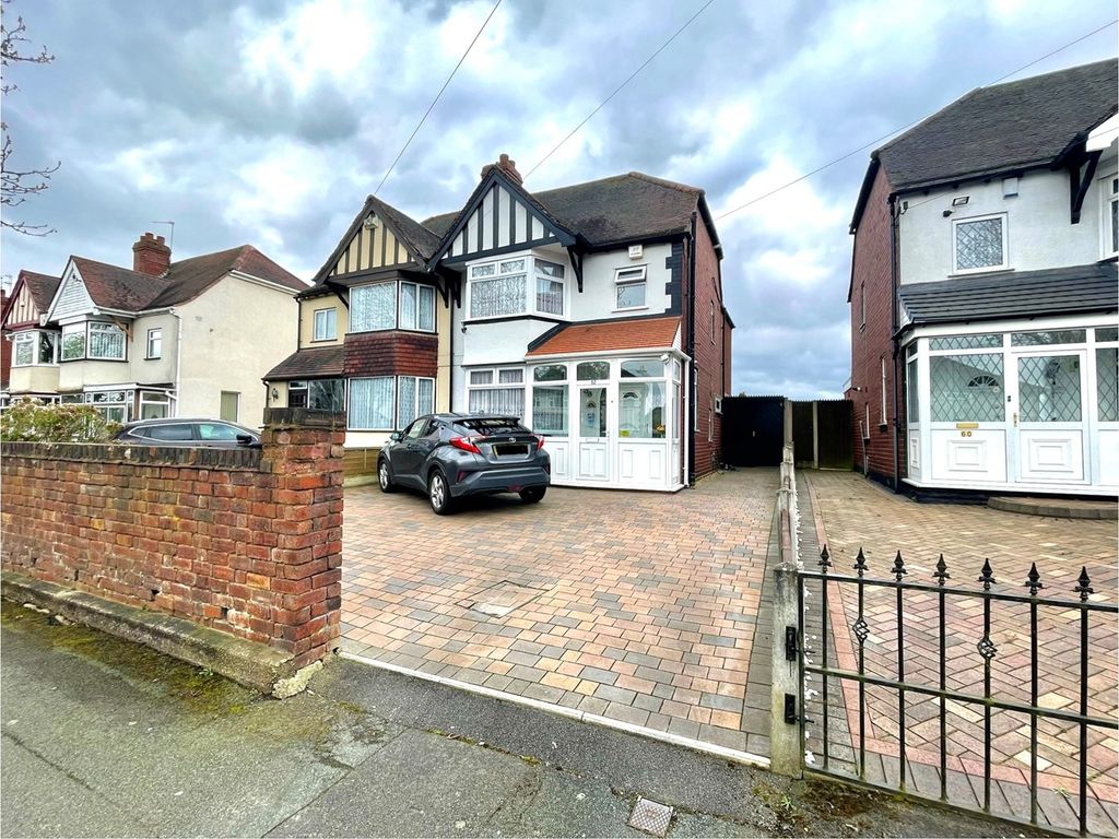 3 bed semidetached house for sale in Mill Lane, Wednesfield