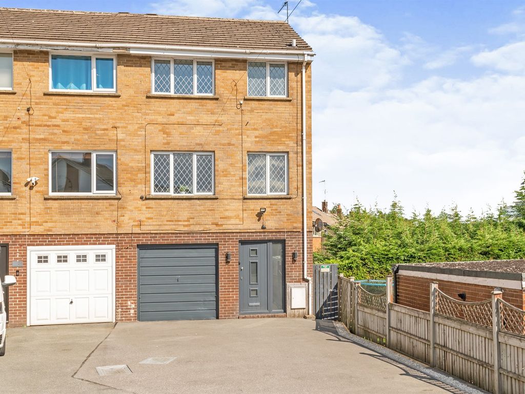 3 bed end terrace house for sale in Spring Lane, Holmfirth HD9 Zoopla