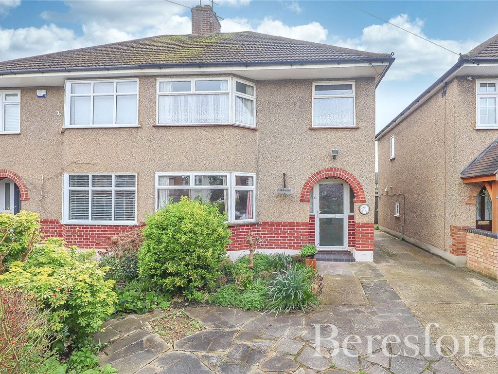 3 bed semidetached house for sale in Nightingale Avenue, Upminster