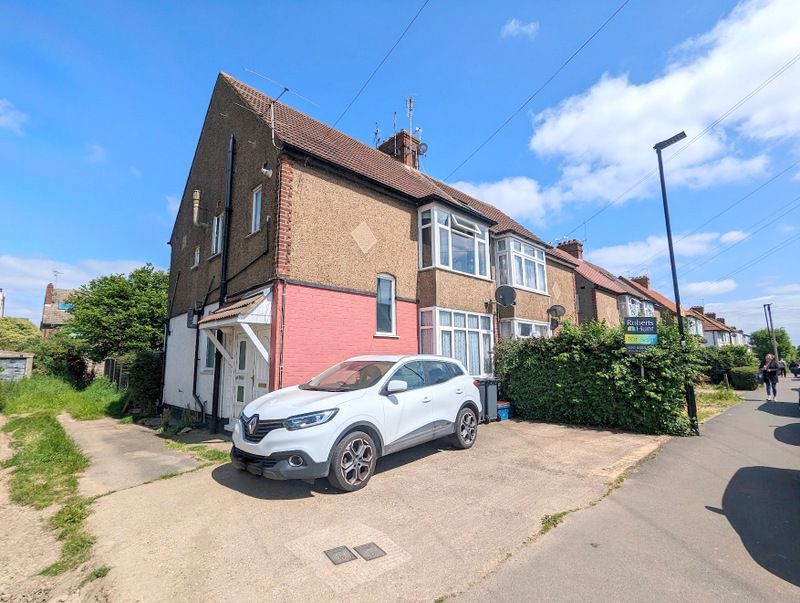 1 bed flat to rent in Imperial Road, Feltham TW14, £1,200 pcm Zoopla