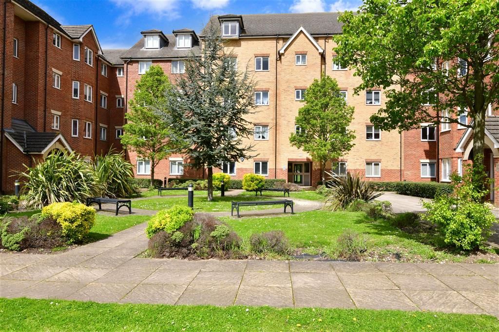2 bed flat for sale in London Road, Romford, Essex RM7 Zoopla
