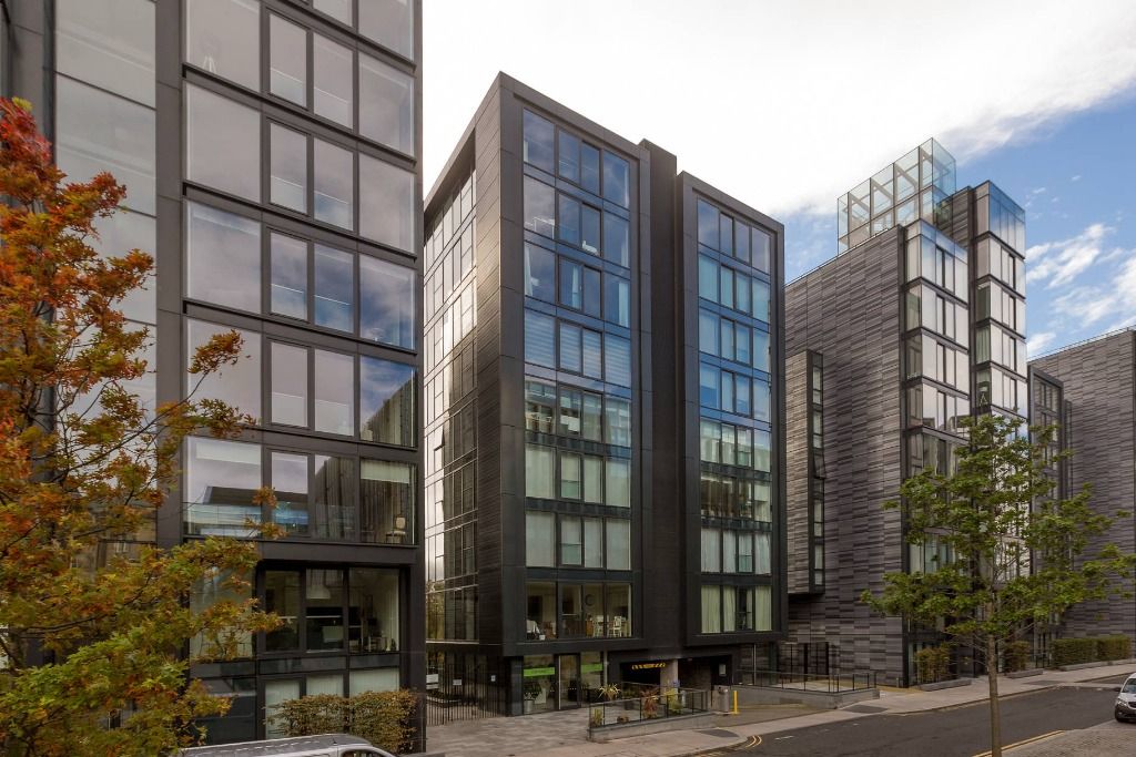 2 bed flat to rent in Simpson Loan, Meadows, Edinburgh EH3, £2,550 pcm