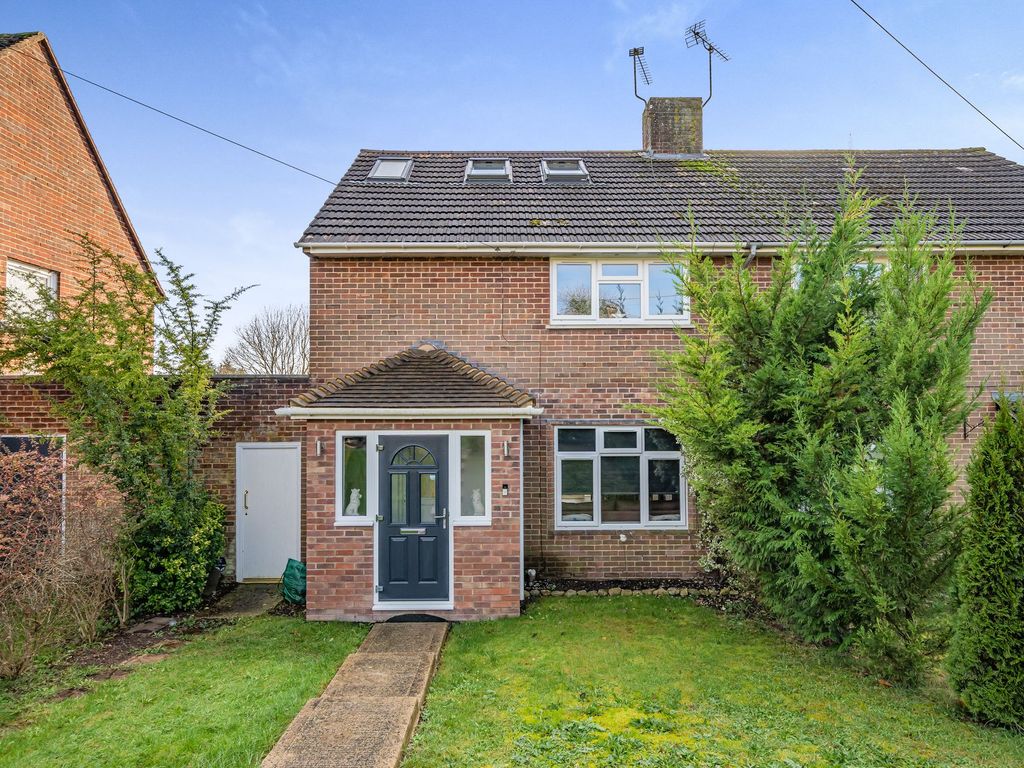 3 bed semidetached house to rent in Taplings Road, Winchester SO22, £