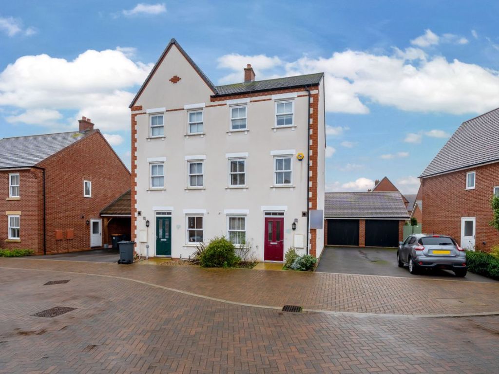 4 bed semidetached house for sale in Edith Avenue, Great Denham