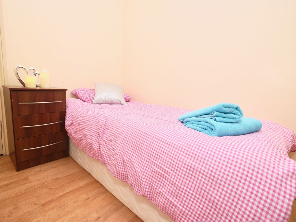 Room to rent in Chatsworth Road, Kilburn NW2 Zoopla