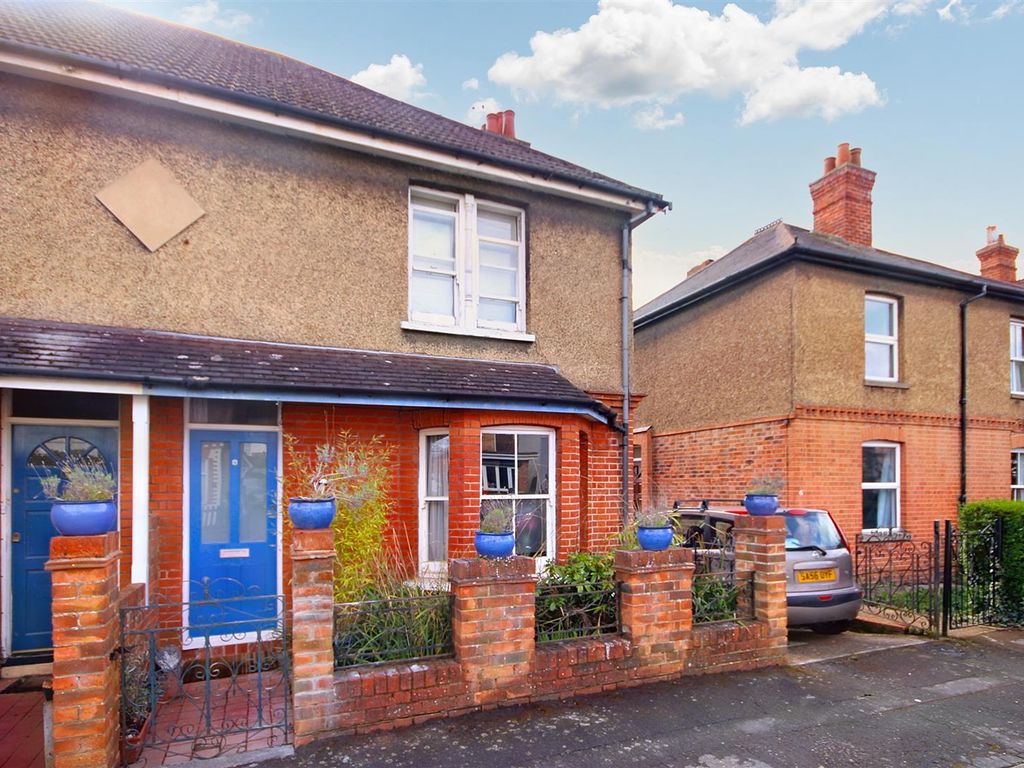 3 bed semidetached house for sale in Baden Road, Guildford GU2, £