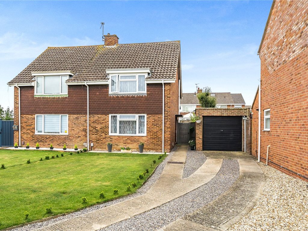3 bed semidetached house for sale in Glevum Road, Coleview, Swindon