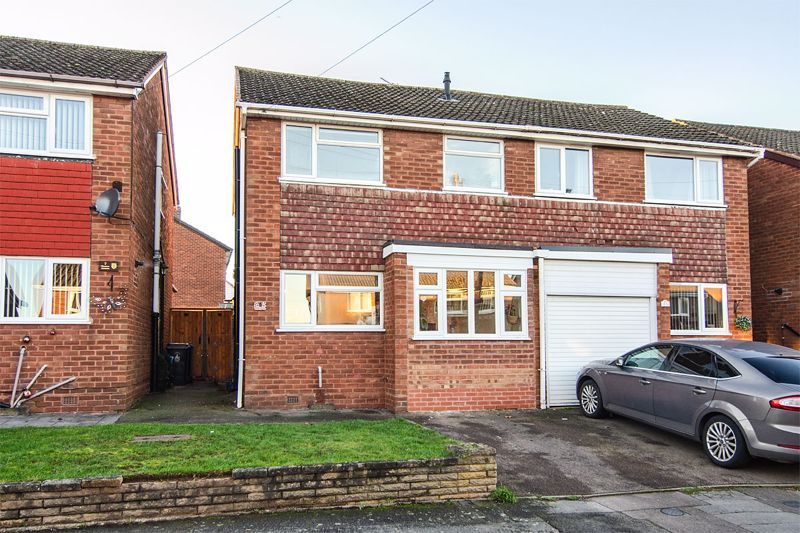 3 bed semidetached house for sale in Hunter Avenue, Chase Terrace