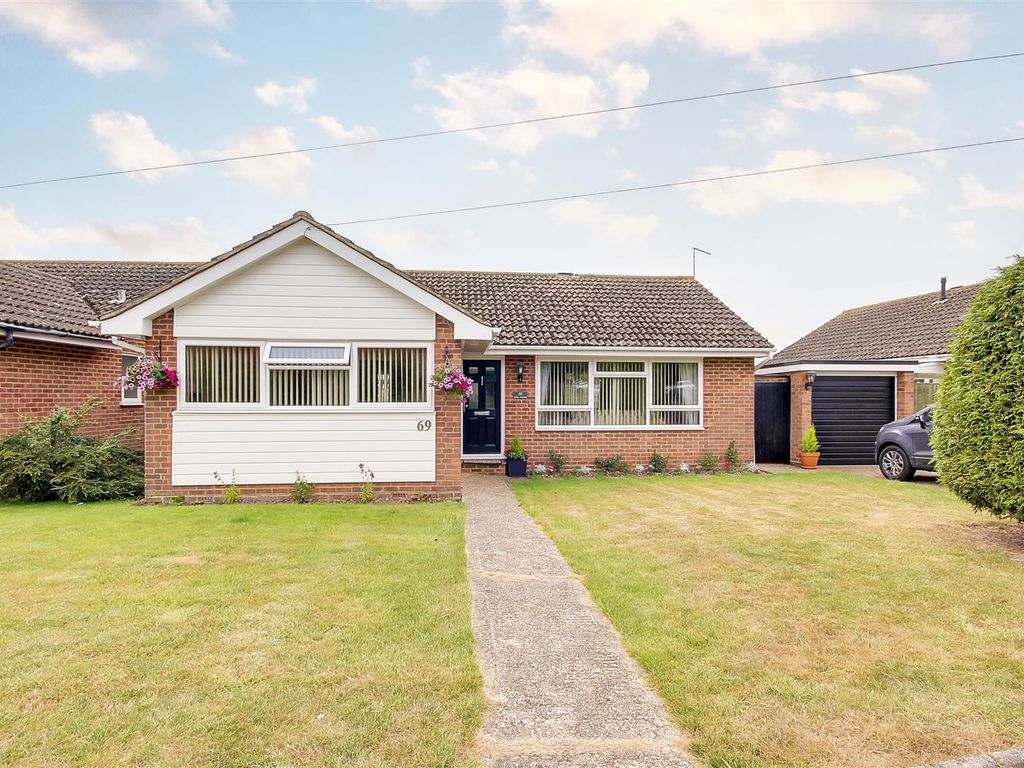 2 bed detached bungalow for sale in Adur Avenue, Worthing BN13 Zoopla