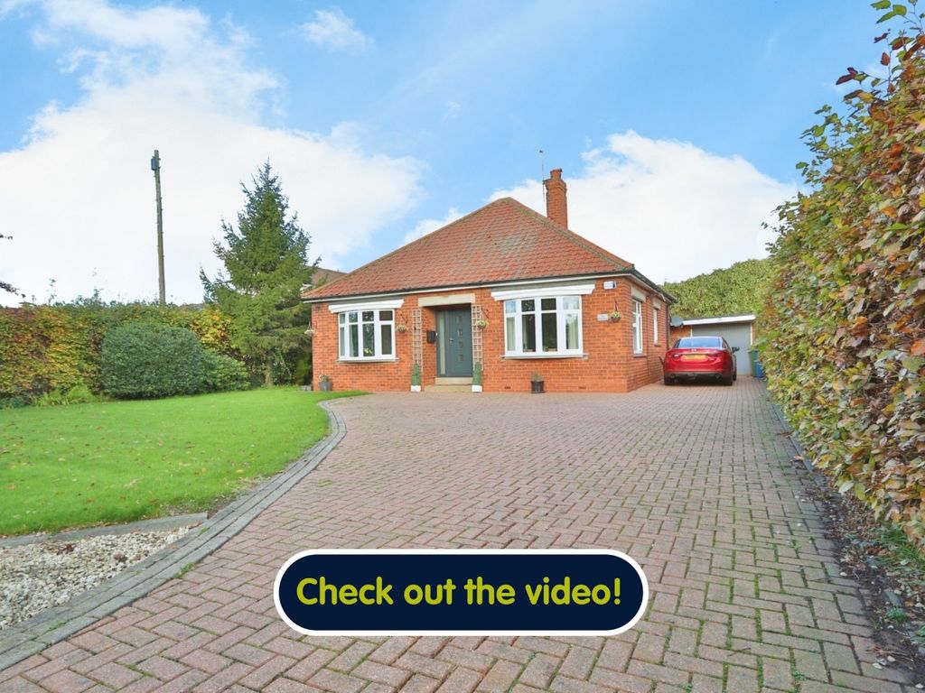 3 bed detached bungalow for sale in New Road, Ottringham, Hull HU12, £