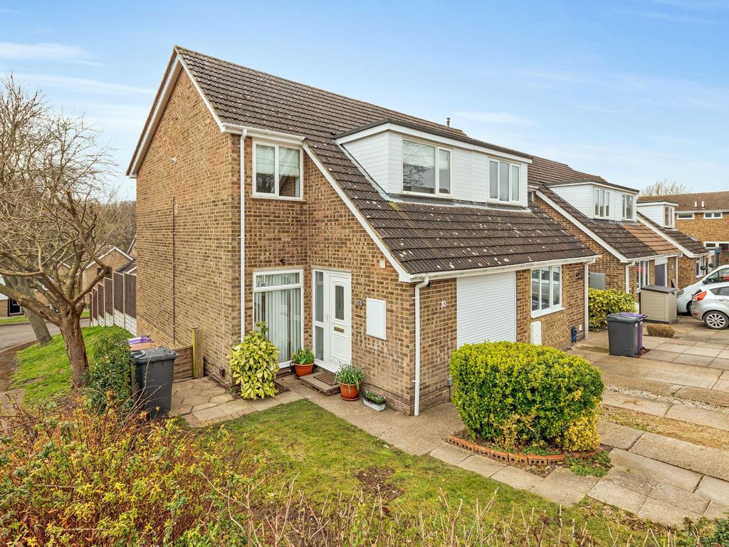 3 bed semidetached house for sale in Shepherd Close, Royston SG8 Zoopla