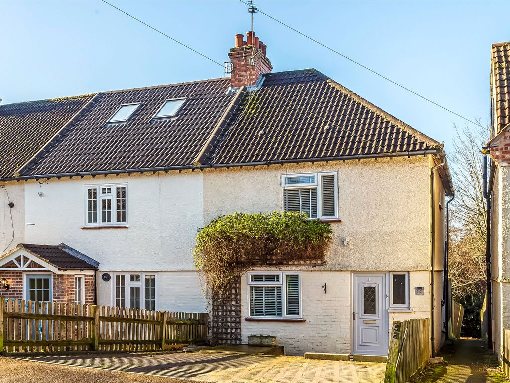 3 bed end terrace house for sale in Beresford Road, Dorking, Surrey RH4, £435,000 Zoopla