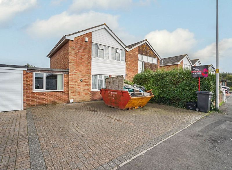 4 bed semidetached house for sale in Wren Close, WestonSuperMare BS22, £240,000 Zoopla