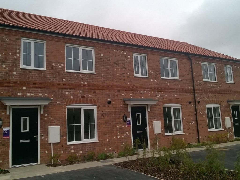 3 bed town house to rent in Filey Drive, Hamilton, Leicester LE5, £560