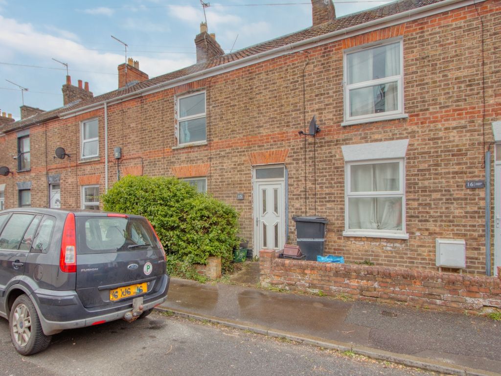 2 bed terraced house for sale in Thomas Street, Taunton TA2, £160,000