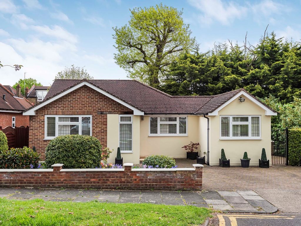 3 bed bungalow for sale in Nestor Avenue, Grange Park N21 Zoopla
