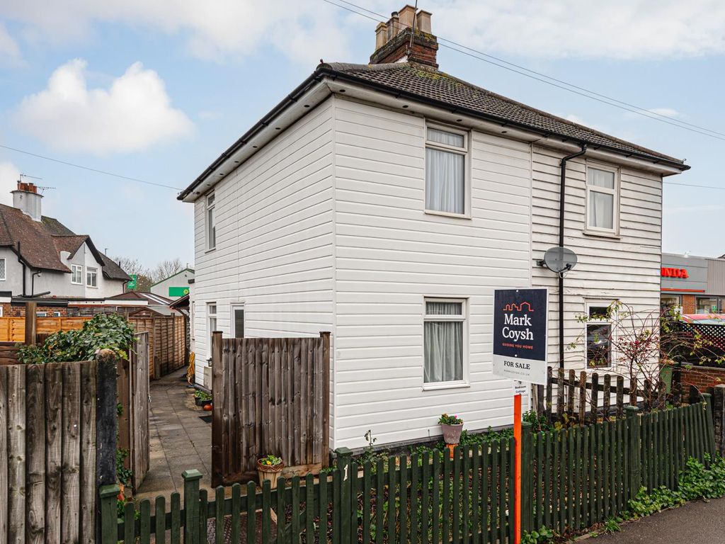 2 bed property to rent in Wood Lane, Leatherhead KT22 Zoopla