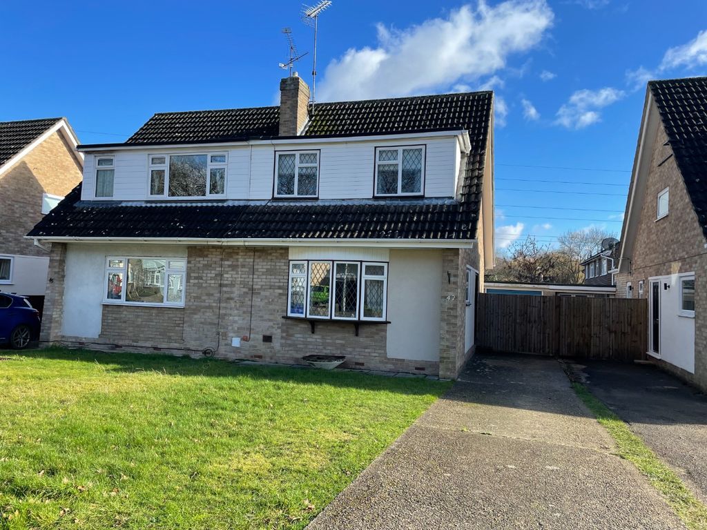 3 bed semidetached house for sale in Hazel Drive, Woodley, Reading RG5