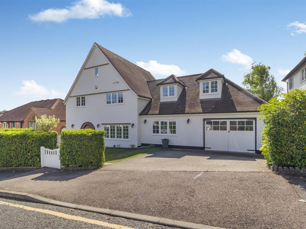 5 bed detached house for sale in Berks Hill, Chorleywood, Rickmansworth