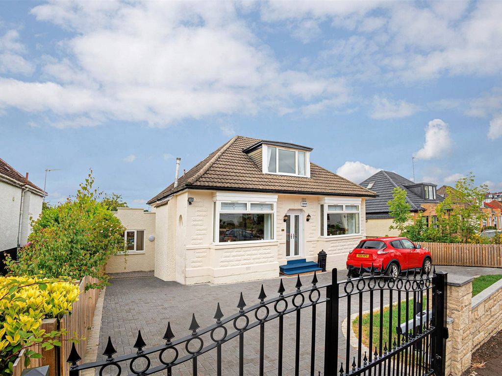 4 bed bungalow for sale in Gordon Avenue, Netherlee, East Renfrewshire