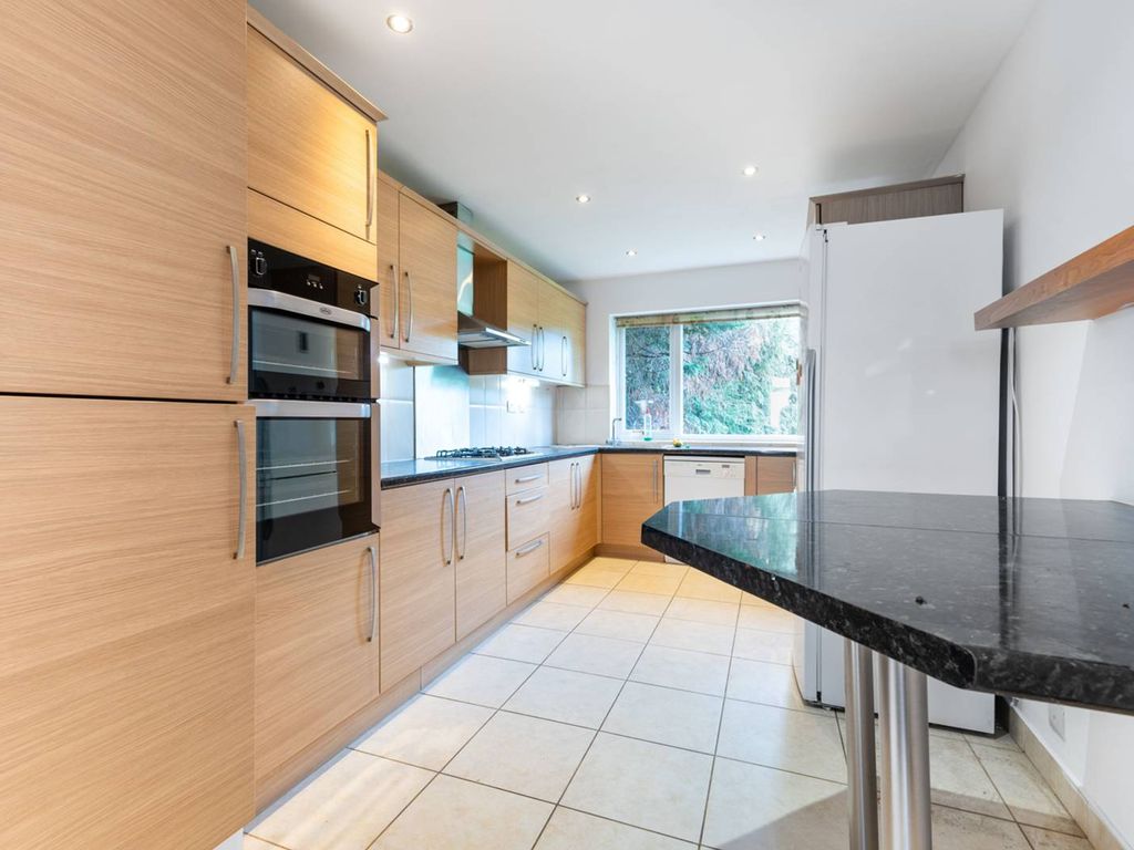 4 bed detached house to rent in Wentworth Hill, Wembley Park, Wembley