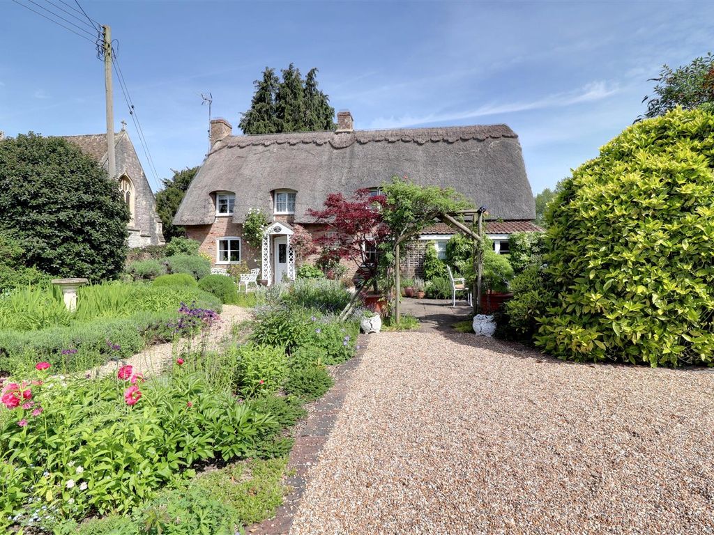 3 bed cottage for sale in Frampton On Severn, Gloucester GL2, £774,950