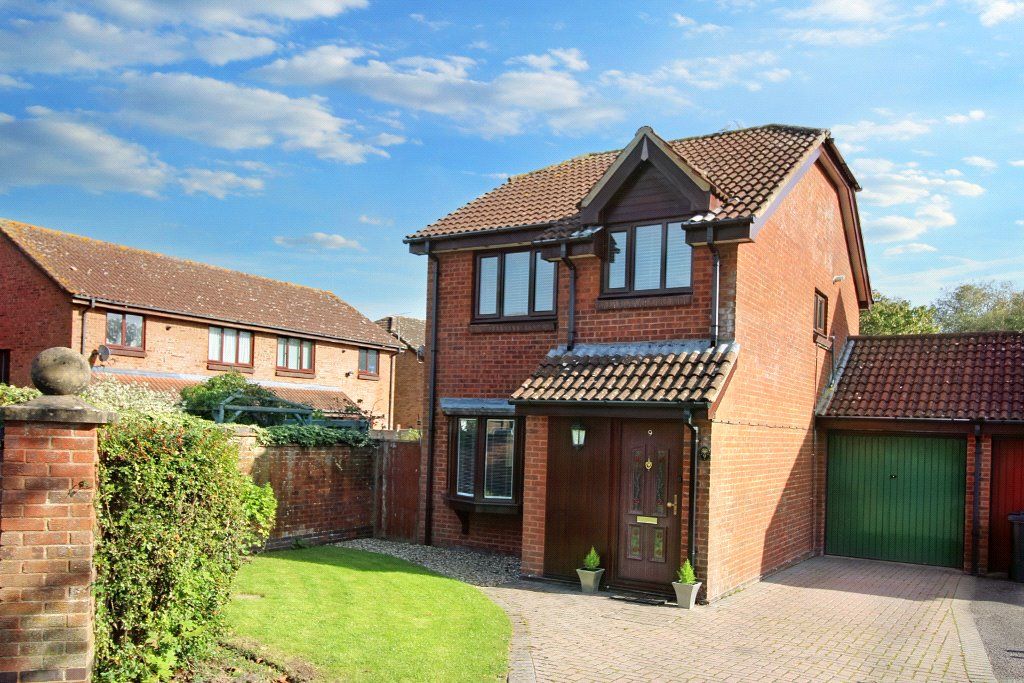 3 bed detached house for sale in Camton Road, Middleleaze, Swindon
