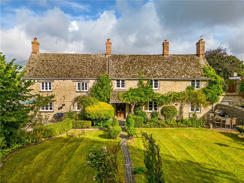 5 bed detached house for sale in North Lane, WestonOnTheGreen