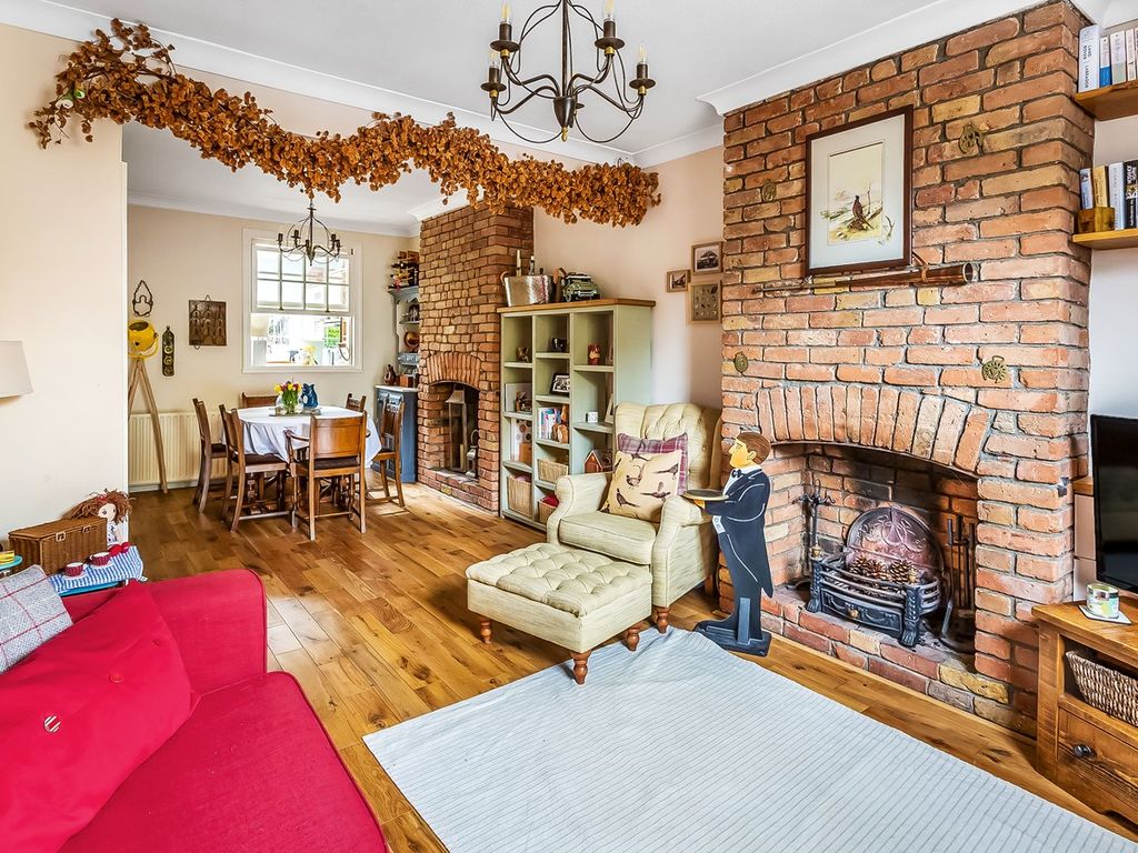 3 bed terraced house for sale in High Street, Farningham, Dartford DA4