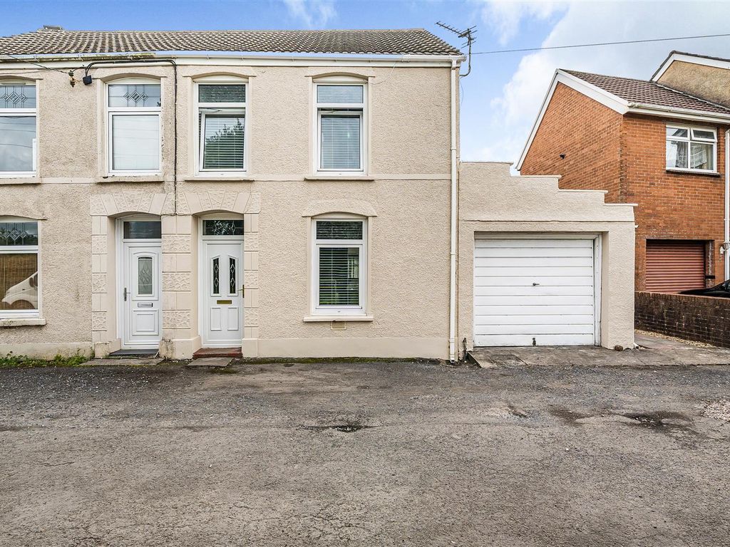 3 bed semidetached house for sale in Brynymor Road, Loughor, Swansea