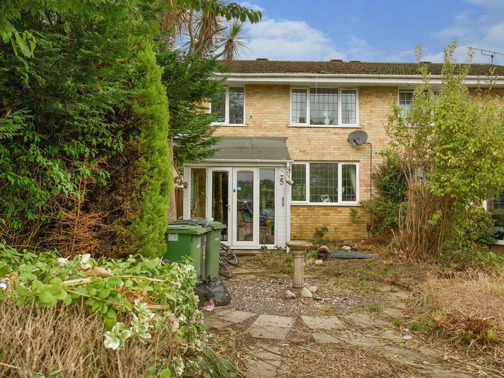 3 bed semidetached house for sale in Chichester Close, Hedge End