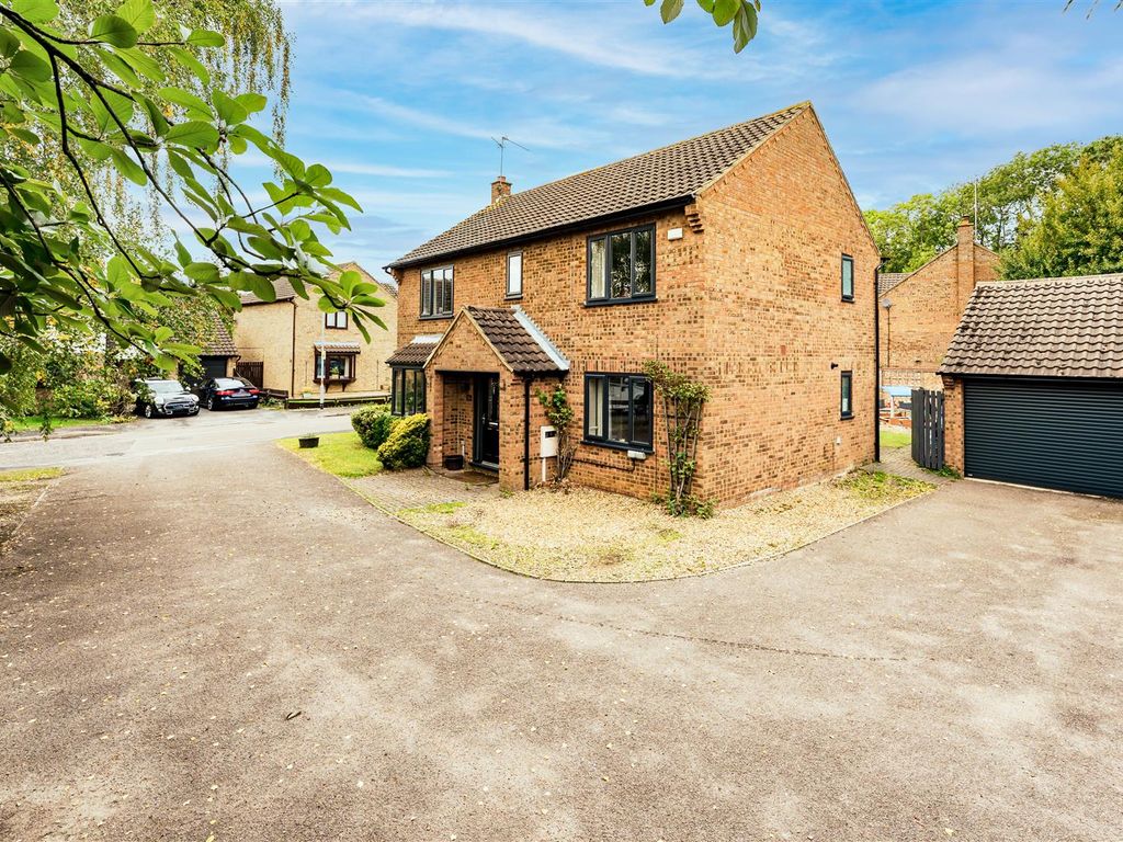4 bed detached house for sale in Larkwood Close, Kettering NN16 Zoopla