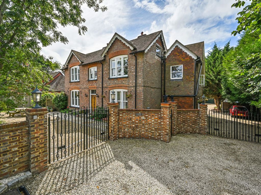 5 bed detached house for sale in Maidstone Road, Sutton Valence ME17