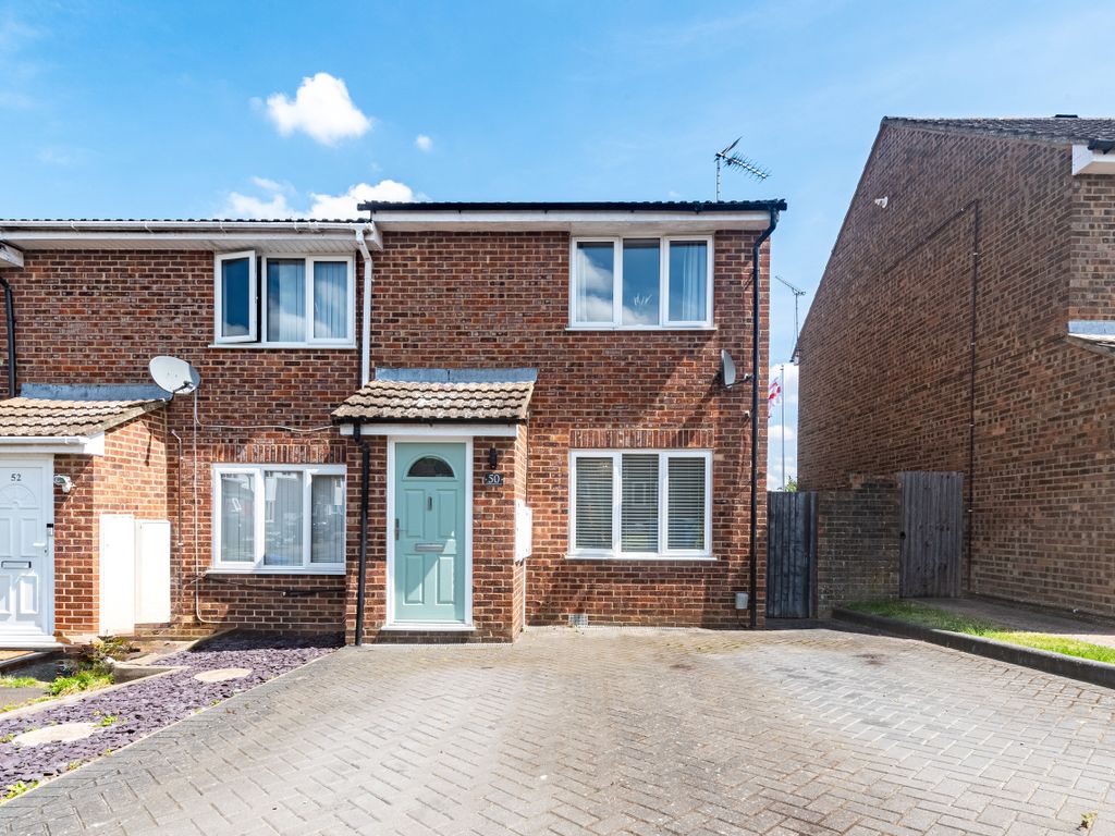 2 bed end terrace house for sale in Wordsworth Avenue, Yateley